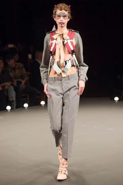 Look 4